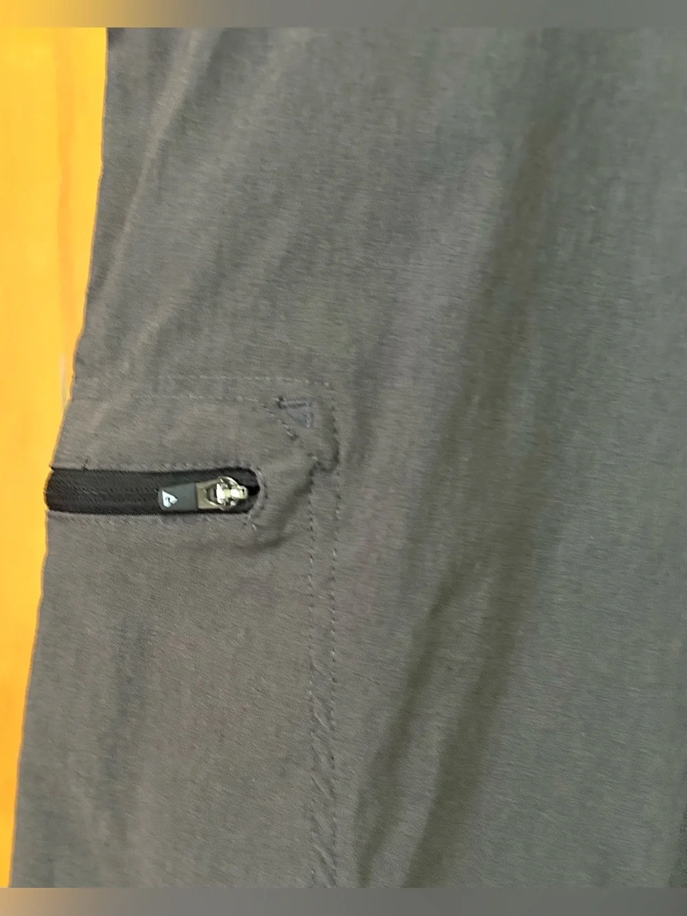 Men’s Gray Gerry Cargo shorts Size 36